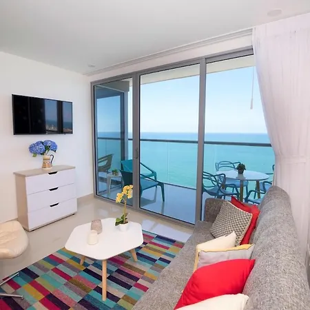Apartamento Lujoso Con Vista Al Mar